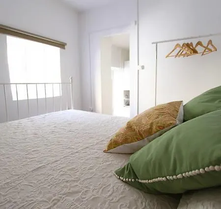 Santana Da Cruz Apartment Lisbon